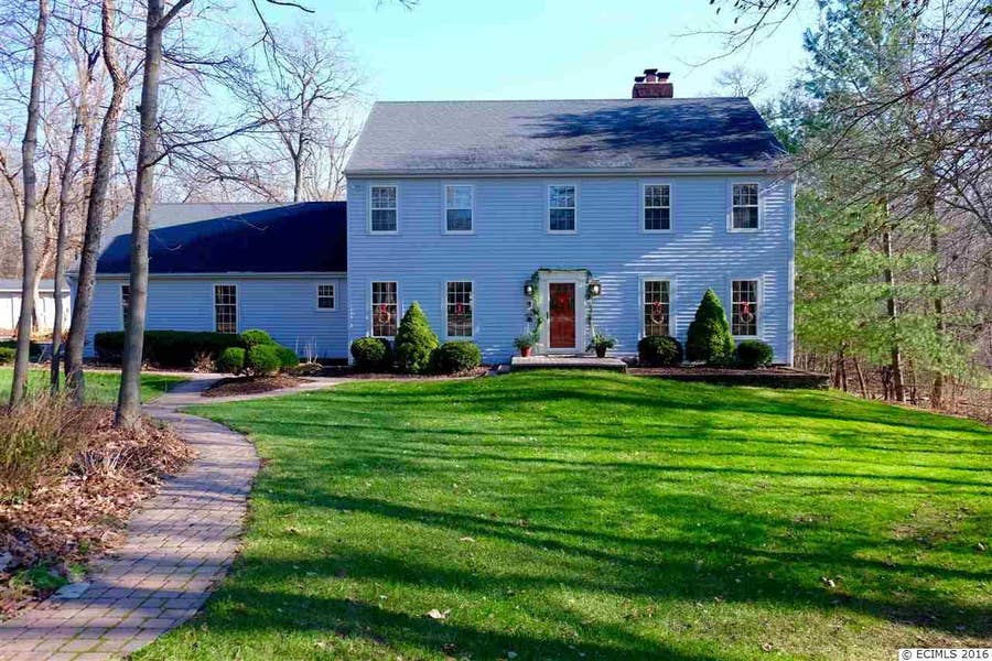 Property photo for 16484 Forest Gate Road, Dubuque, IA