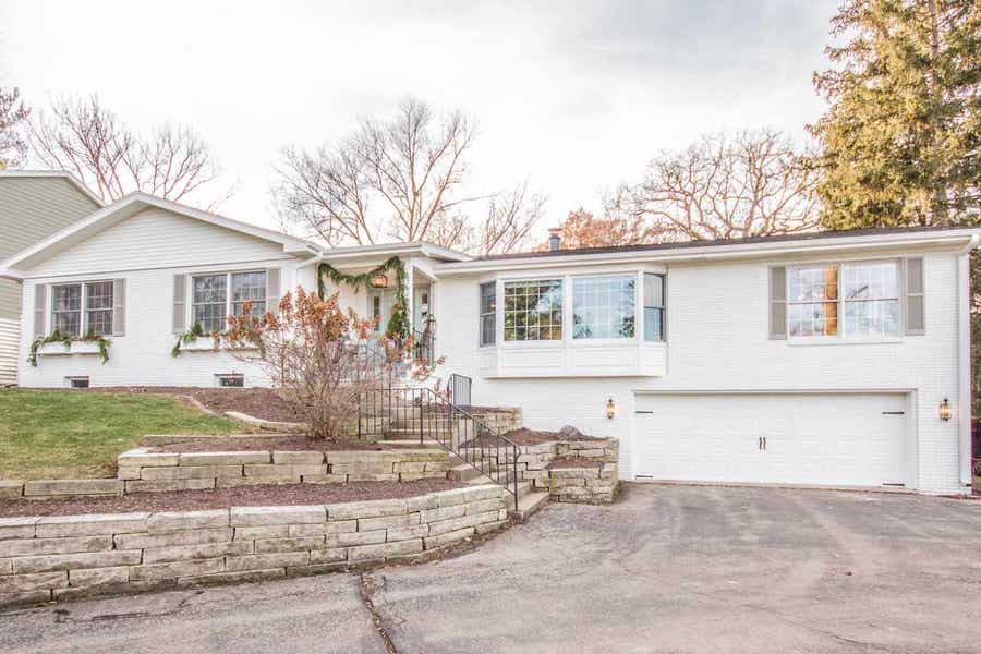 Property photo for 795 Mount Carmel Road, Dubuque, IA