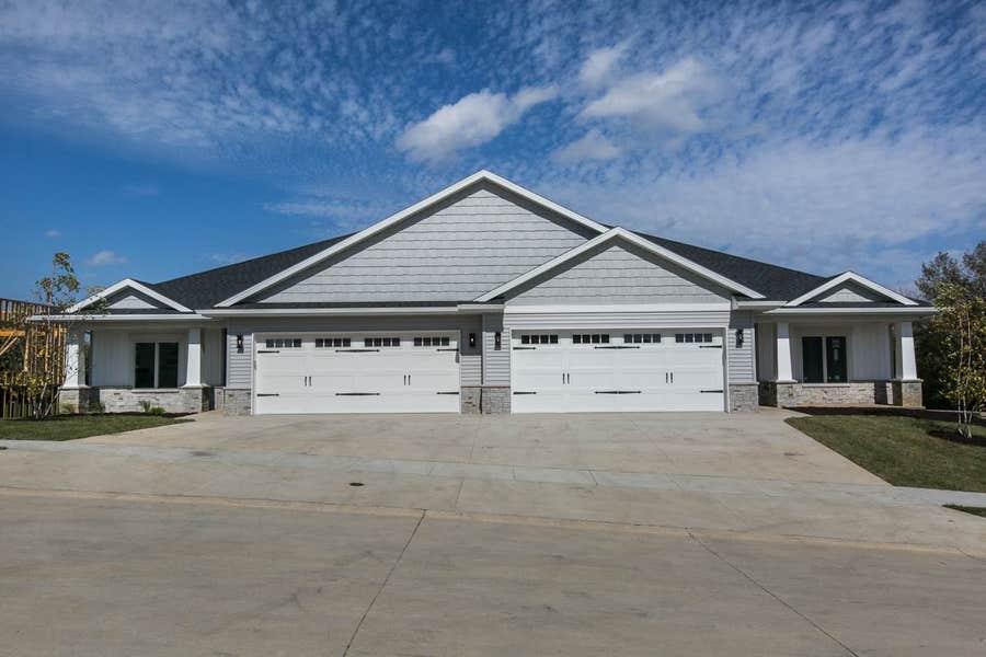 Property photo for 1470 Autumn Ridge Lane, Dubuque, IA