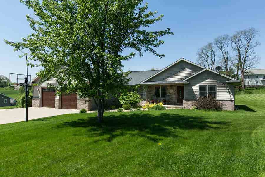 Property photo for 14929 Budd Road, Asbury, IA