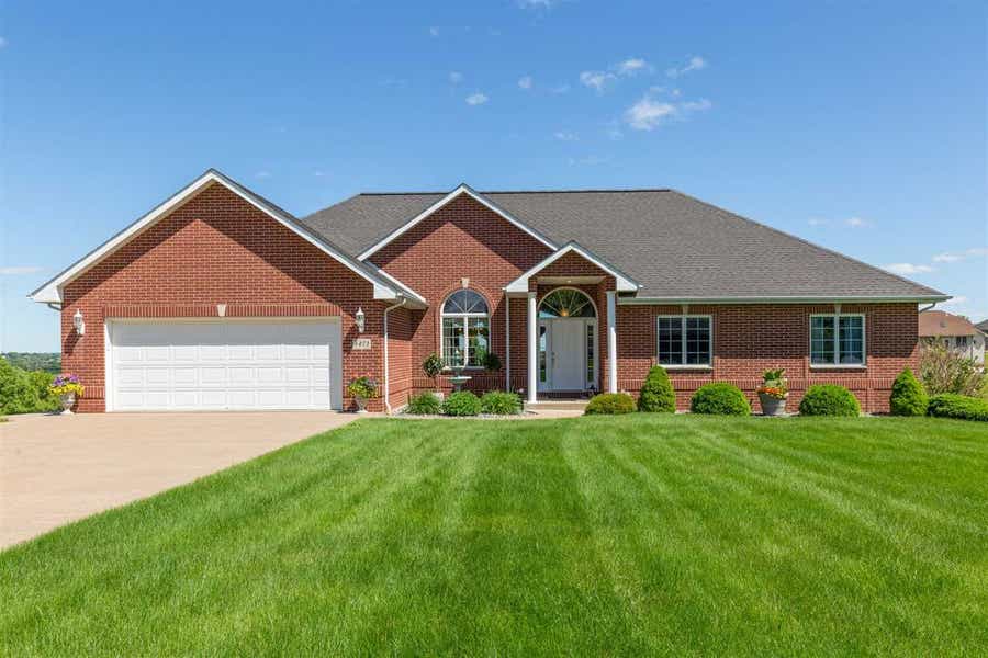 Property photo for 8473 Kemp Court, Dubuque, IA