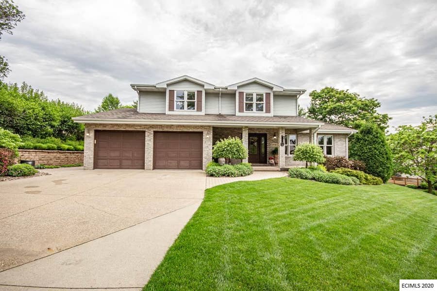 Property photo for 2950 Wilderness Drive, Dubuque, IA