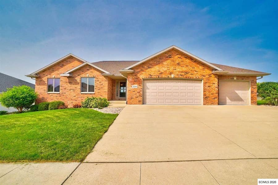 Property photo for 2299 Indy Drive, Dubuque, IA