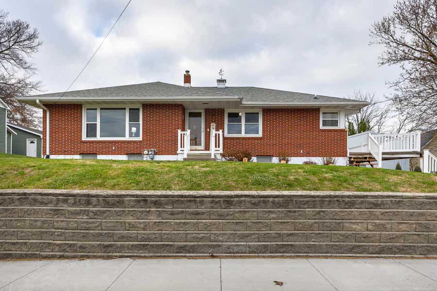 Property photo for 803 State Street, Bellevue, IA