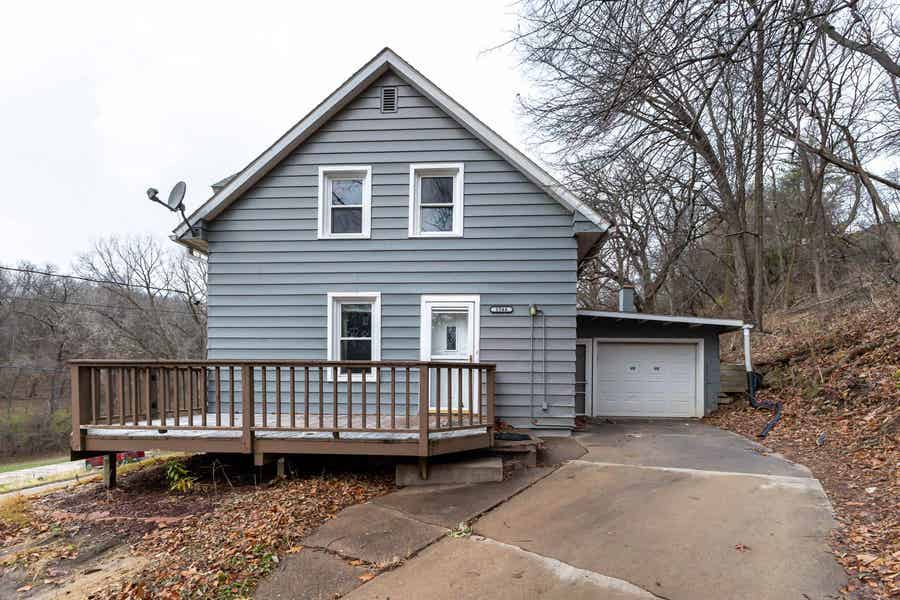 Property photo for 1544 Southern Avenue, Dubuque, IA