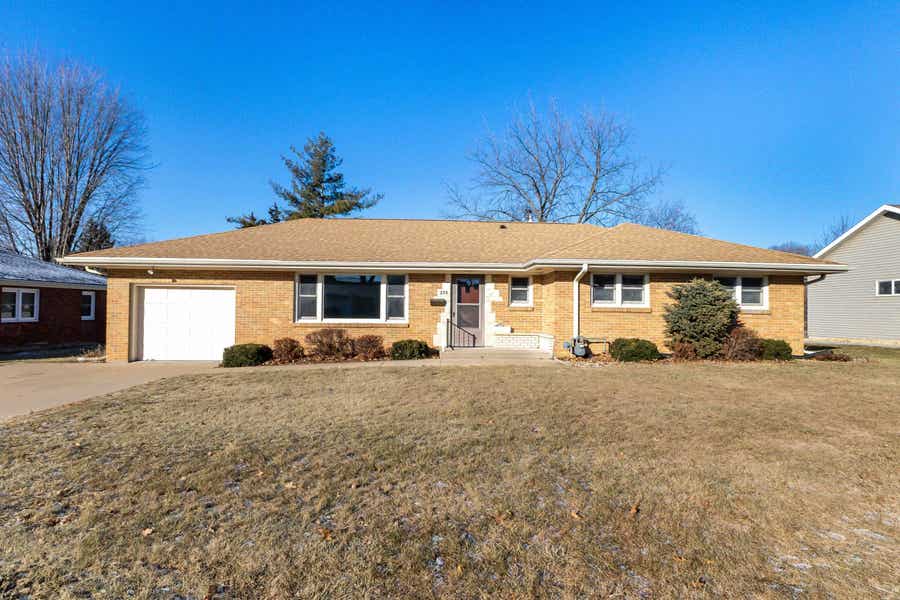 Property photo for 255 Devon Drive, Dubuque, IA