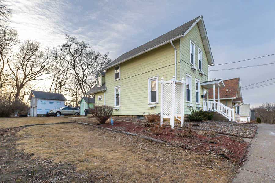 Property photo for 603 Needham Place, Dubuque, IA