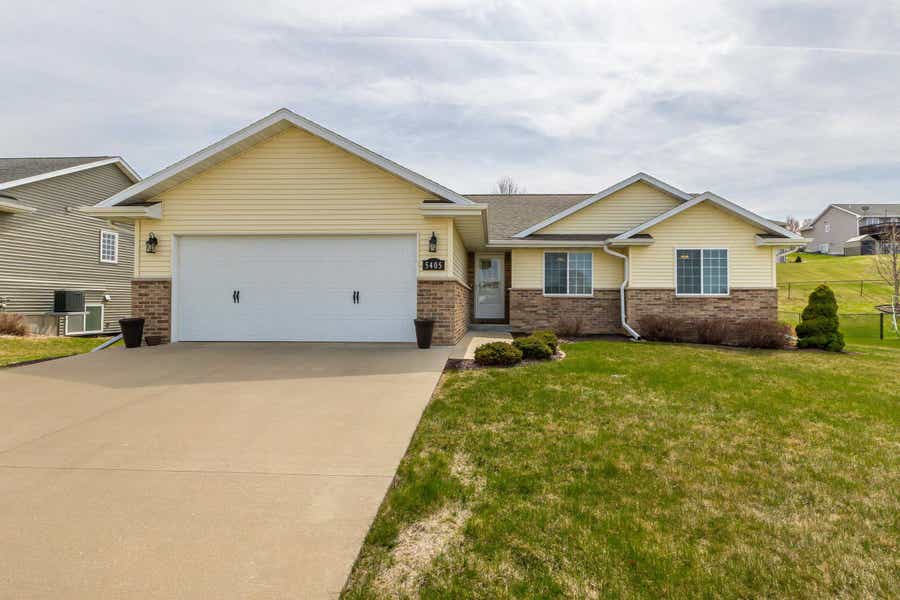 Property photo for 5405 Park Place, Asbury, IA