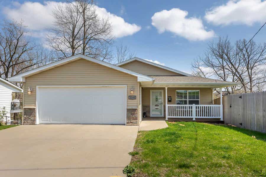 Property photo for 1240 Missouri Avenue, Dubuque, IA