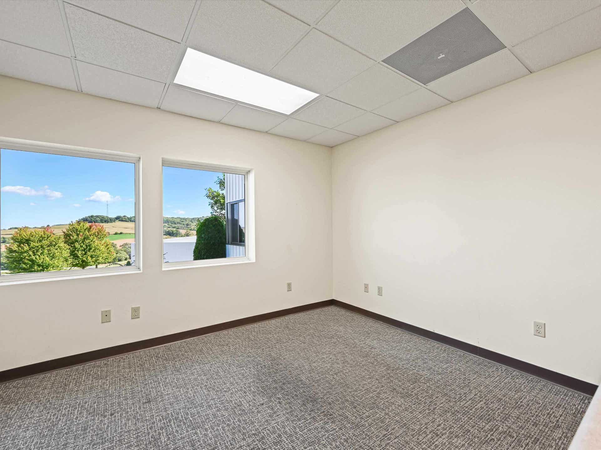 10496 Ironwood Drive, Dubuque, IA 52003 10496 Ironwood Drive, Dubuque, IA 52003