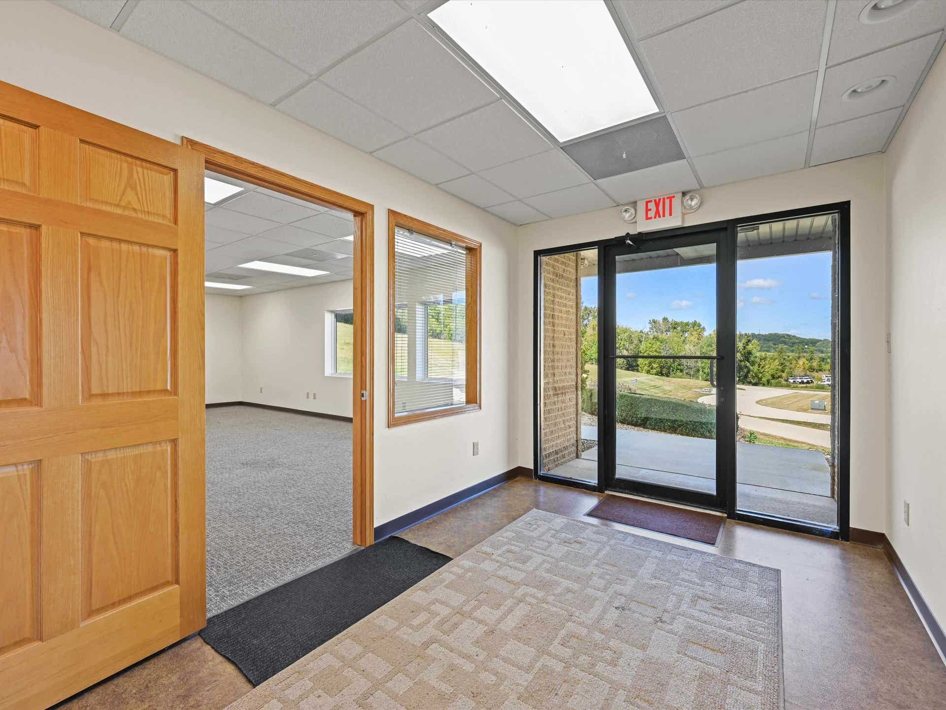 10496 Ironwood Drive, Dubuque, IA 52003 10496 Ironwood Drive, Dubuque, IA 52003