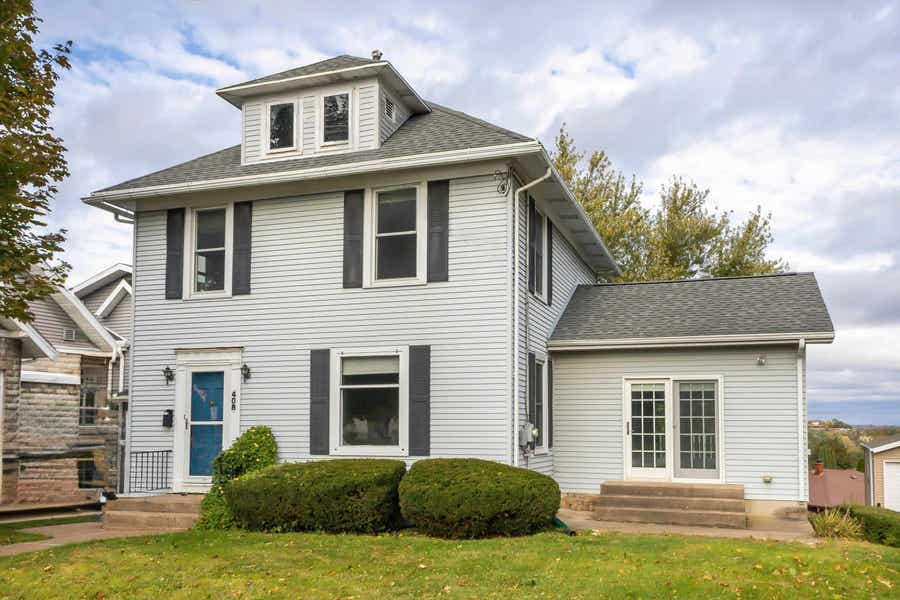 Property photo for 408 S Grandview Avenue, Dubuque, IA