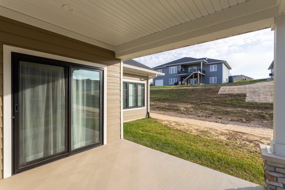 4459 Ewing Drive, Dubuque, IA 52002 4459 Ewing Drive, Dubuque, IA 52002