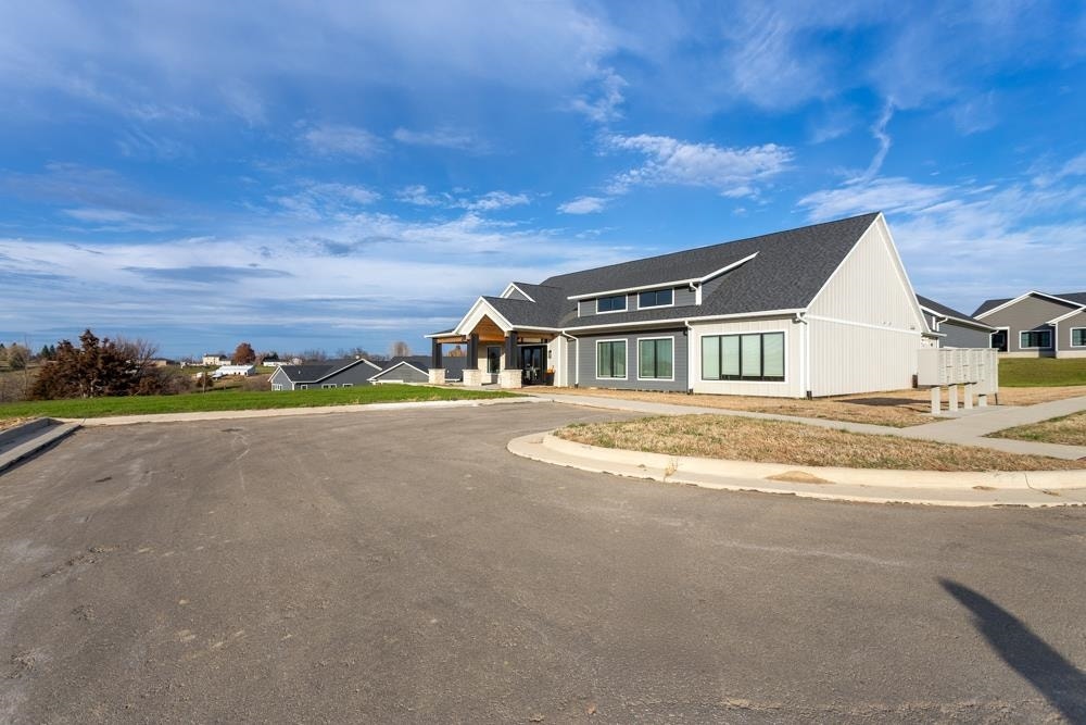 4459 Ewing Drive, Dubuque, IA 52002 4459 Ewing Drive, Dubuque, IA 52002