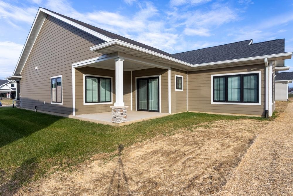 4459 Ewing Drive, Dubuque, IA 52002 4459 Ewing Drive, Dubuque, IA 52002