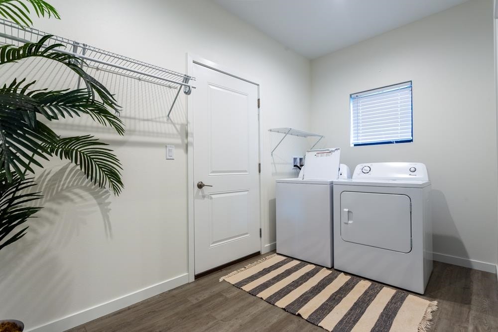 4459 Ewing Drive, Dubuque, IA 52002 4459 Ewing Drive, Dubuque, IA 52002