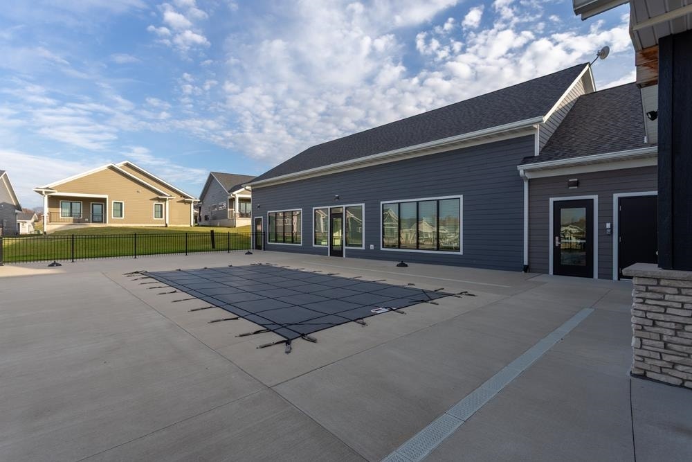4459 Ewing Drive, Dubuque, IA 52002 4459 Ewing Drive, Dubuque, IA 52002