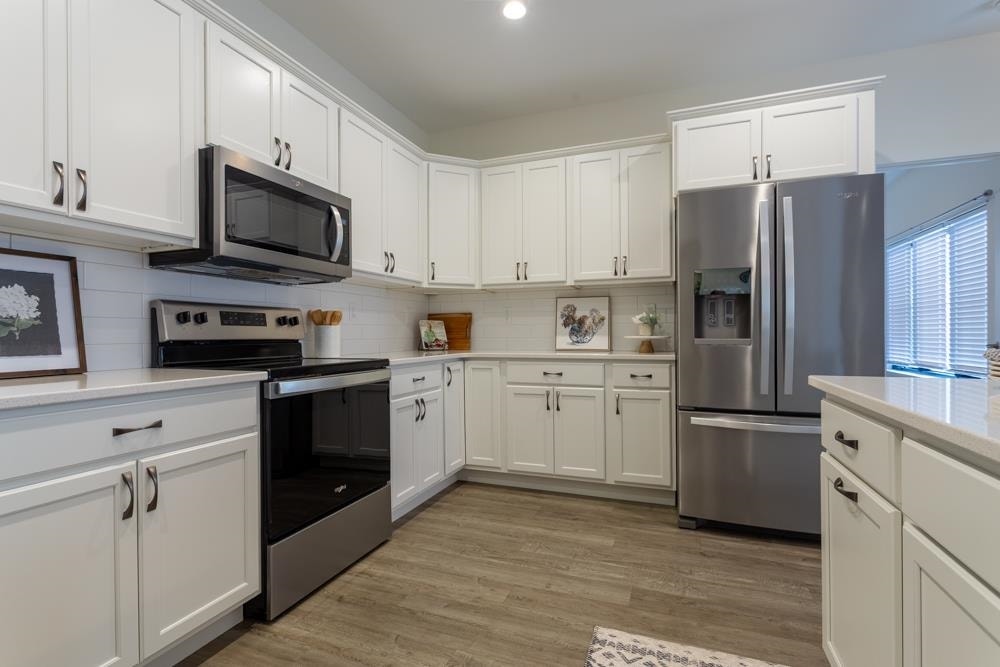 4459 Ewing Drive, Dubuque, IA 52002 4459 Ewing Drive, Dubuque, IA 52002