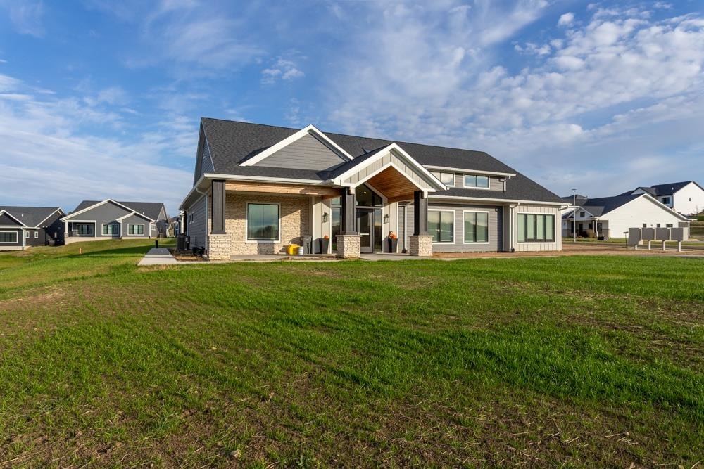 4459 Ewing Drive, Dubuque, IA 52002 4459 Ewing Drive, Dubuque, IA 52002