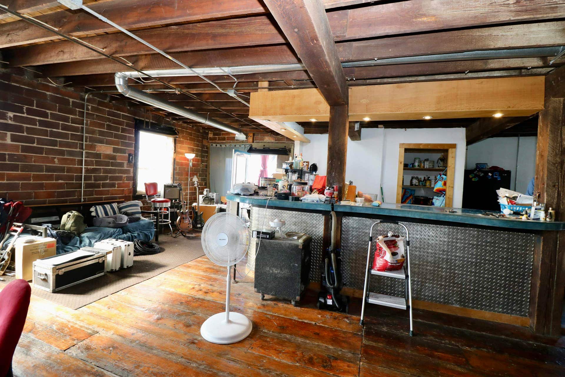 653 White Street, Dubuque, IA 52001 653 White Street, Dubuque, IA 52001