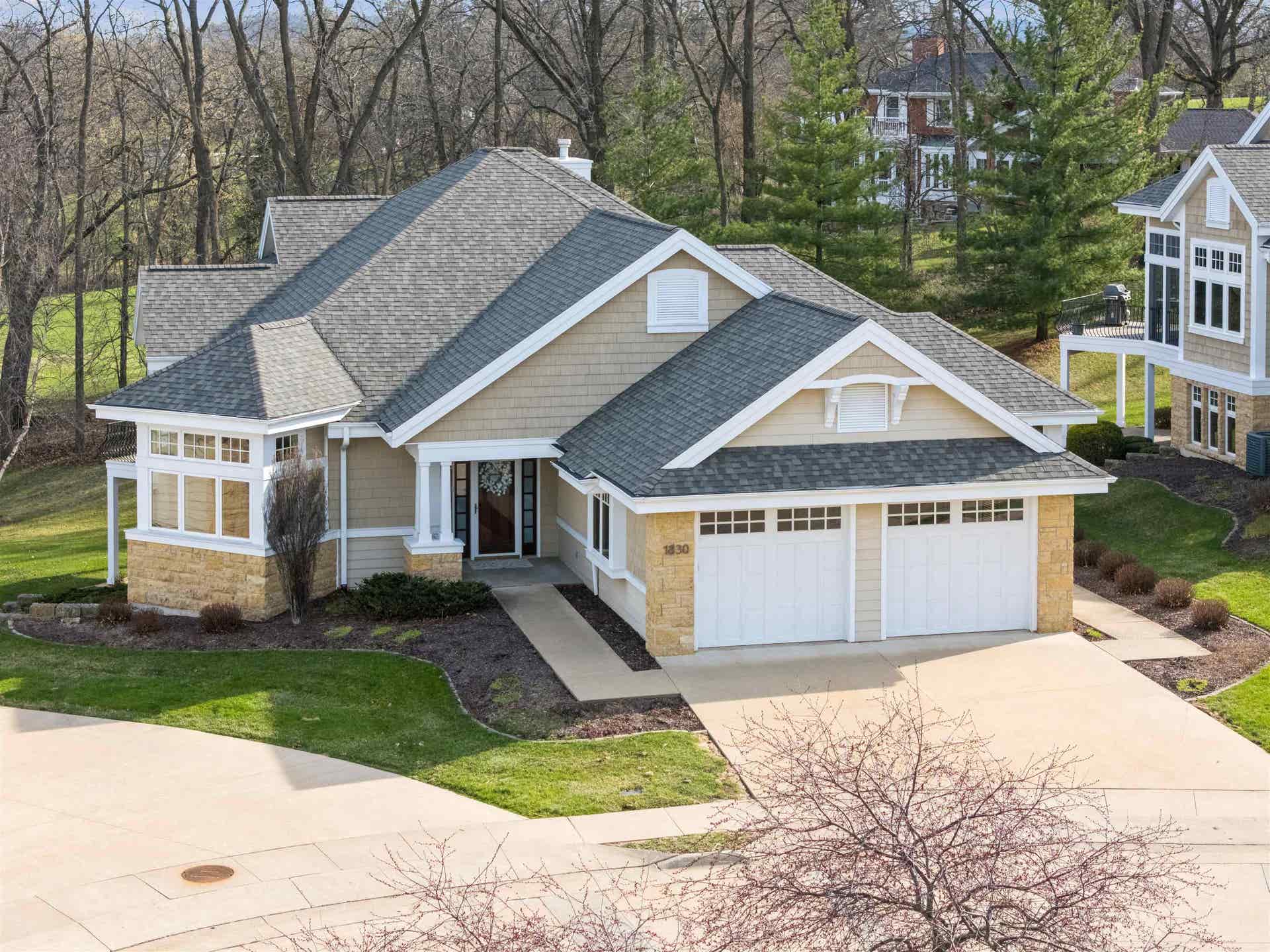 1830 Links Glen Drive, Dubuque, IA 52003 1830 Links Glen Drive, Dubuque, IA 52003