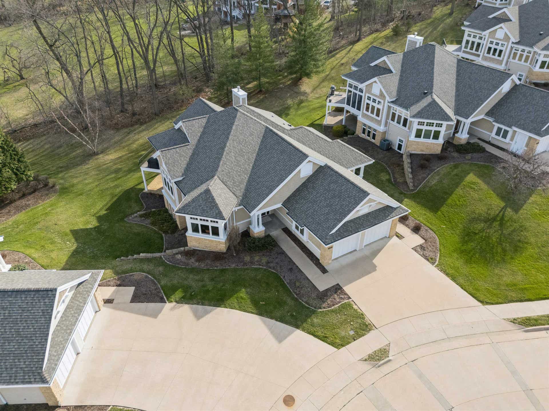 1830 Links Glen Drive, Dubuque, IA 52003 1830 Links Glen Drive, Dubuque, IA 52003