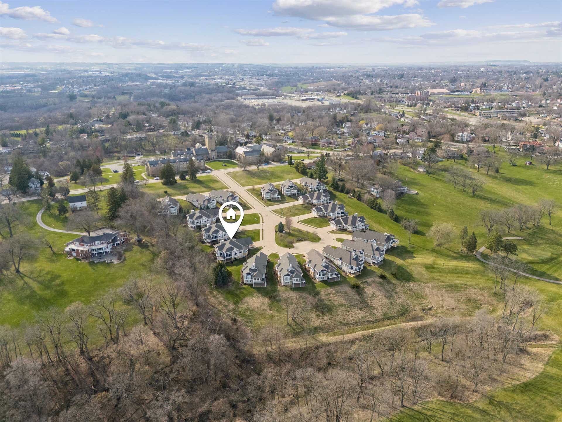 1830 Links Glen Drive, Dubuque, IA 52003 1830 Links Glen Drive, Dubuque, IA 52003