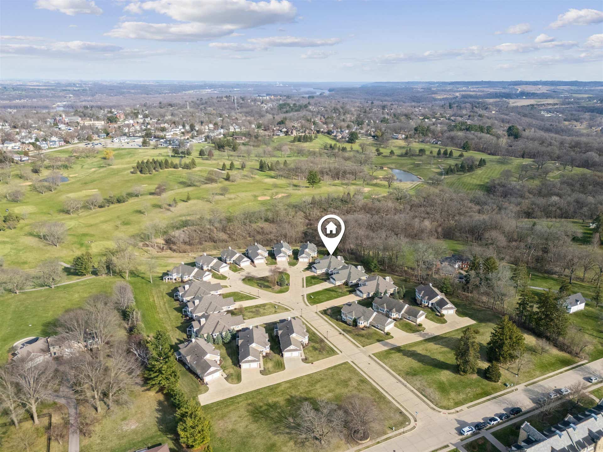 1830 Links Glen Drive, Dubuque, IA 52003 1830 Links Glen Drive, Dubuque, IA 52003