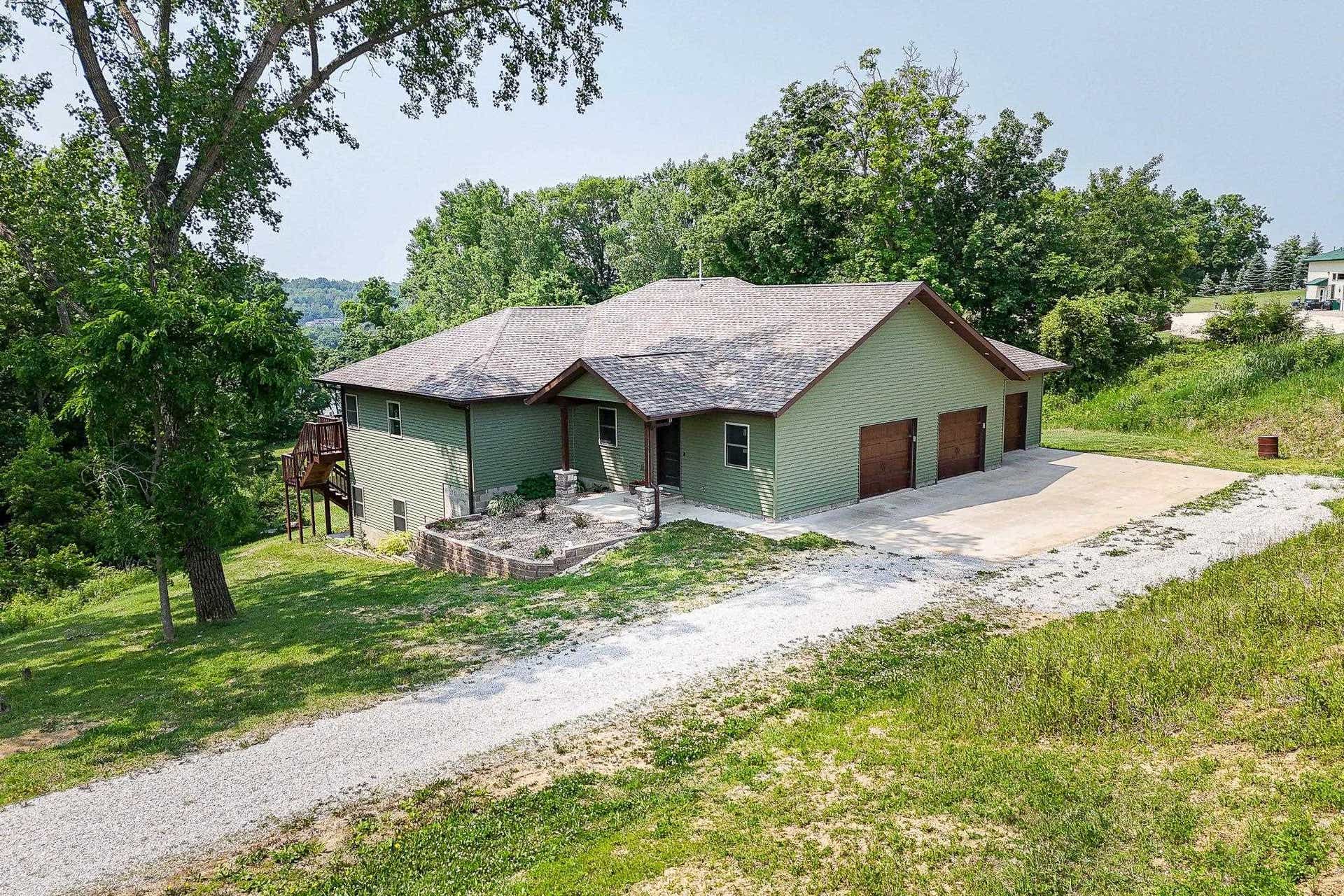 25619 226th Avenue, Delhi, IA 52223 25619 226th Avenue, Delhi, IA 52223
