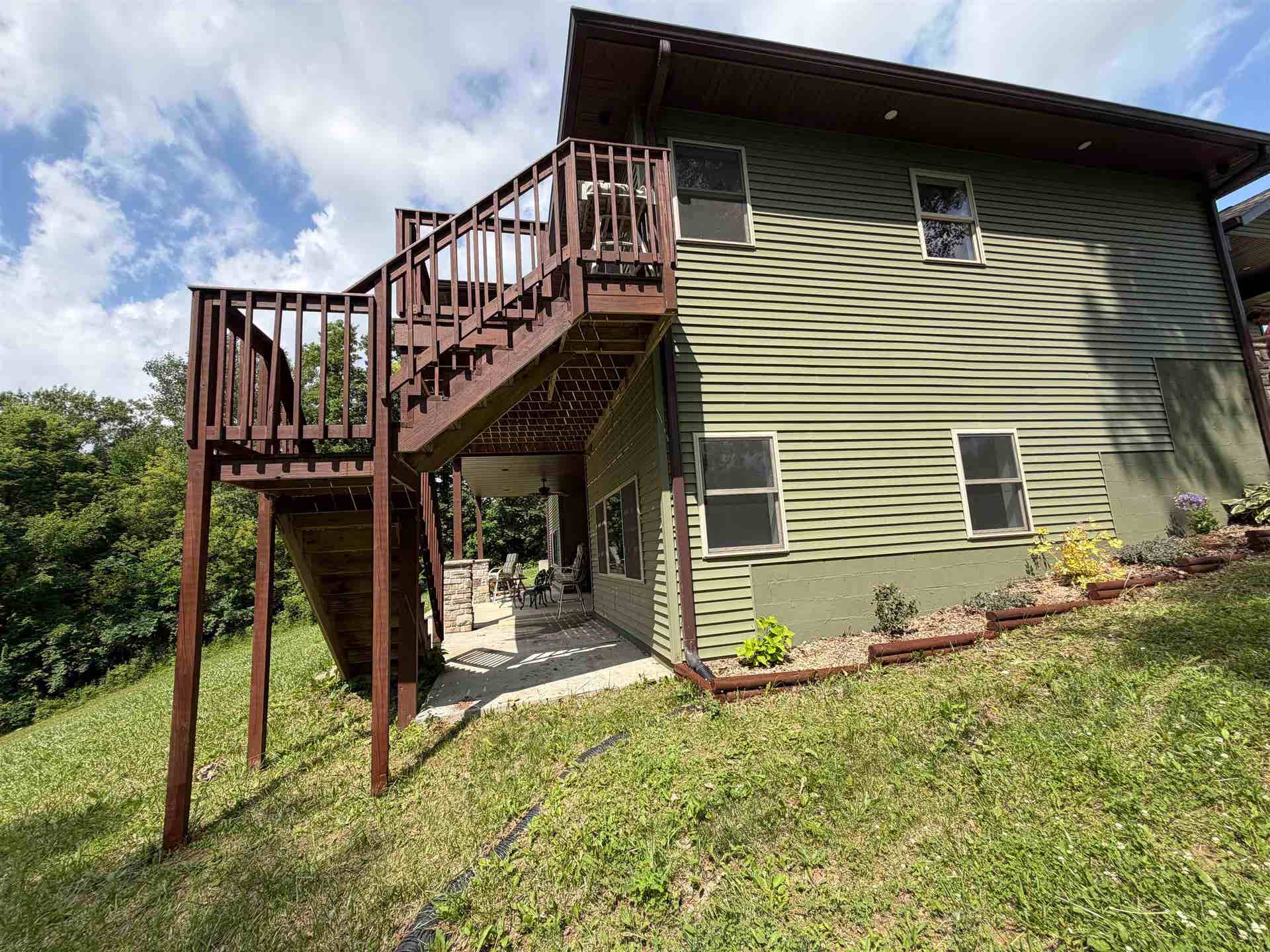 25619 226th Avenue, Delhi, IA 52223 25619 226th Avenue, Delhi, IA 52223