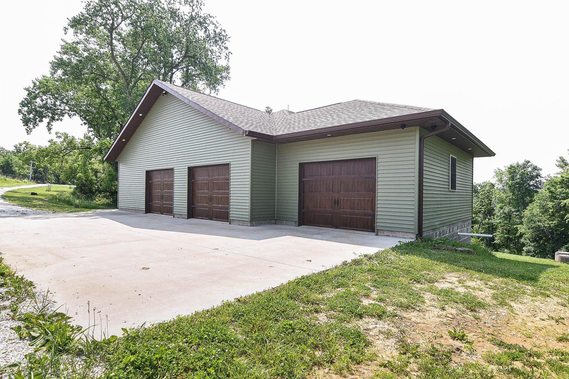 25619 226th Avenue, Delhi, IA 52223 25619 226th Avenue, Delhi, IA 52223