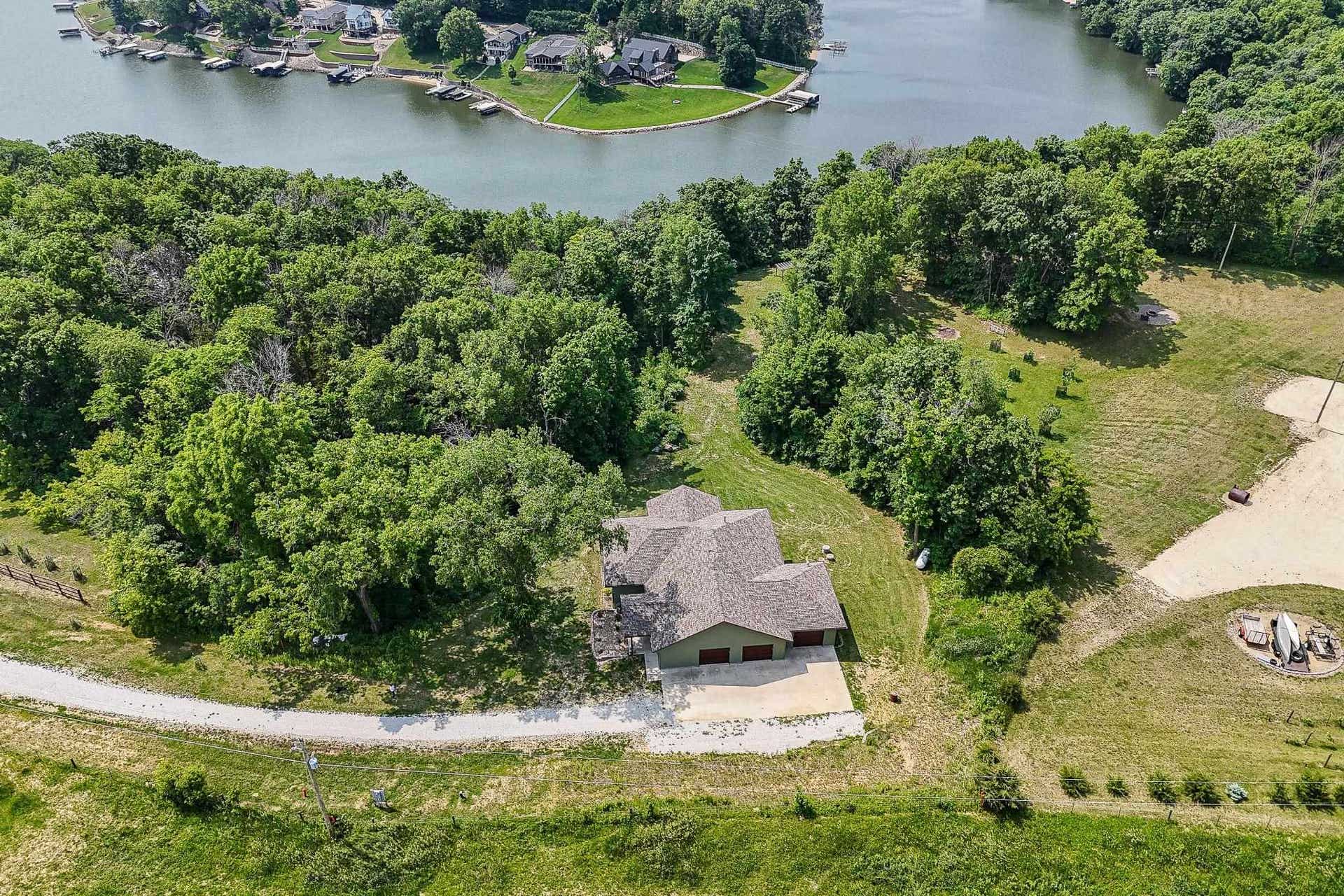 25619 226th Avenue, Delhi, IA 52223 25619 226th Avenue, Delhi, IA 52223