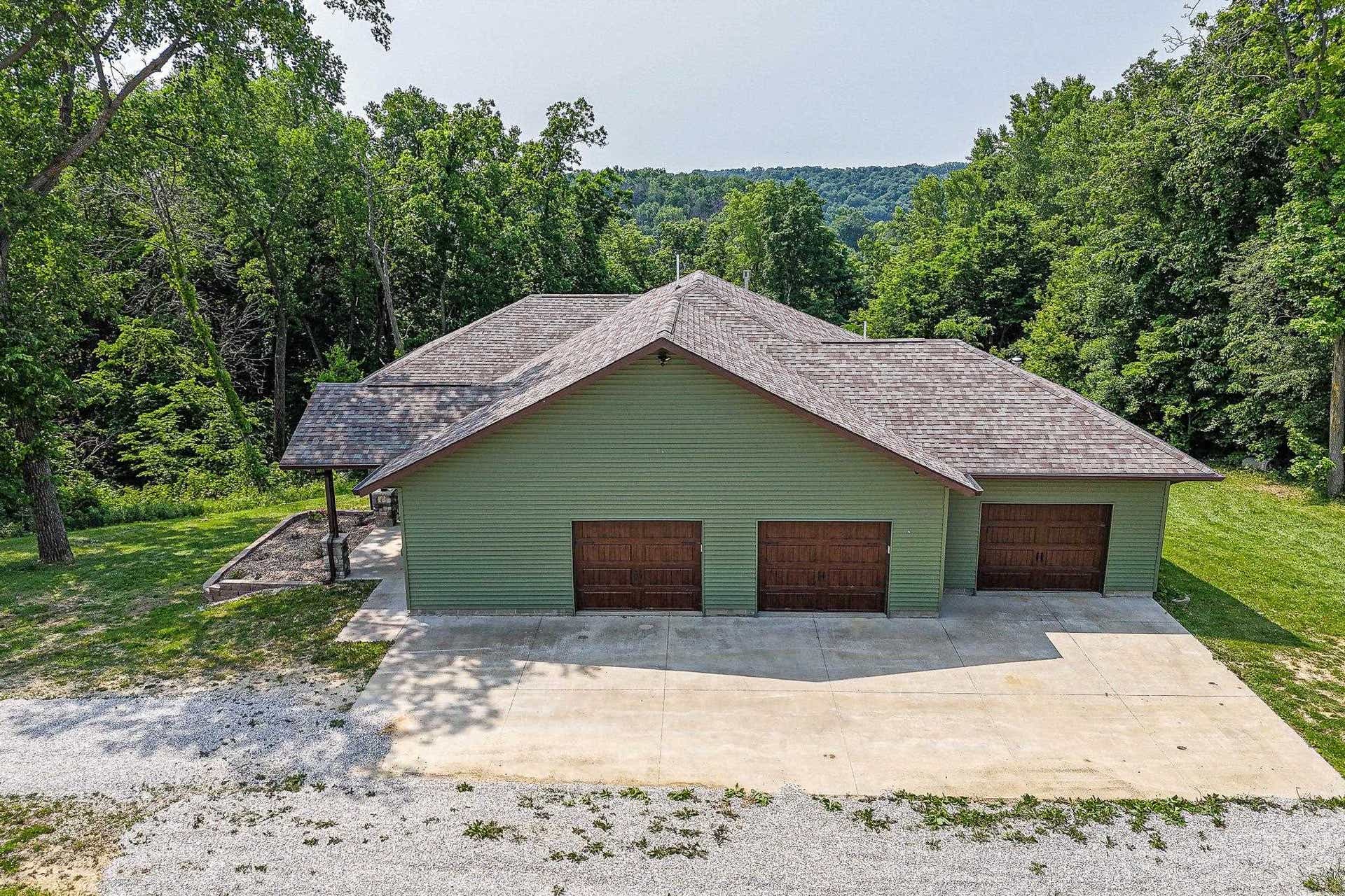 25619 226th Avenue, Delhi, IA 52223 25619 226th Avenue, Delhi, IA 52223