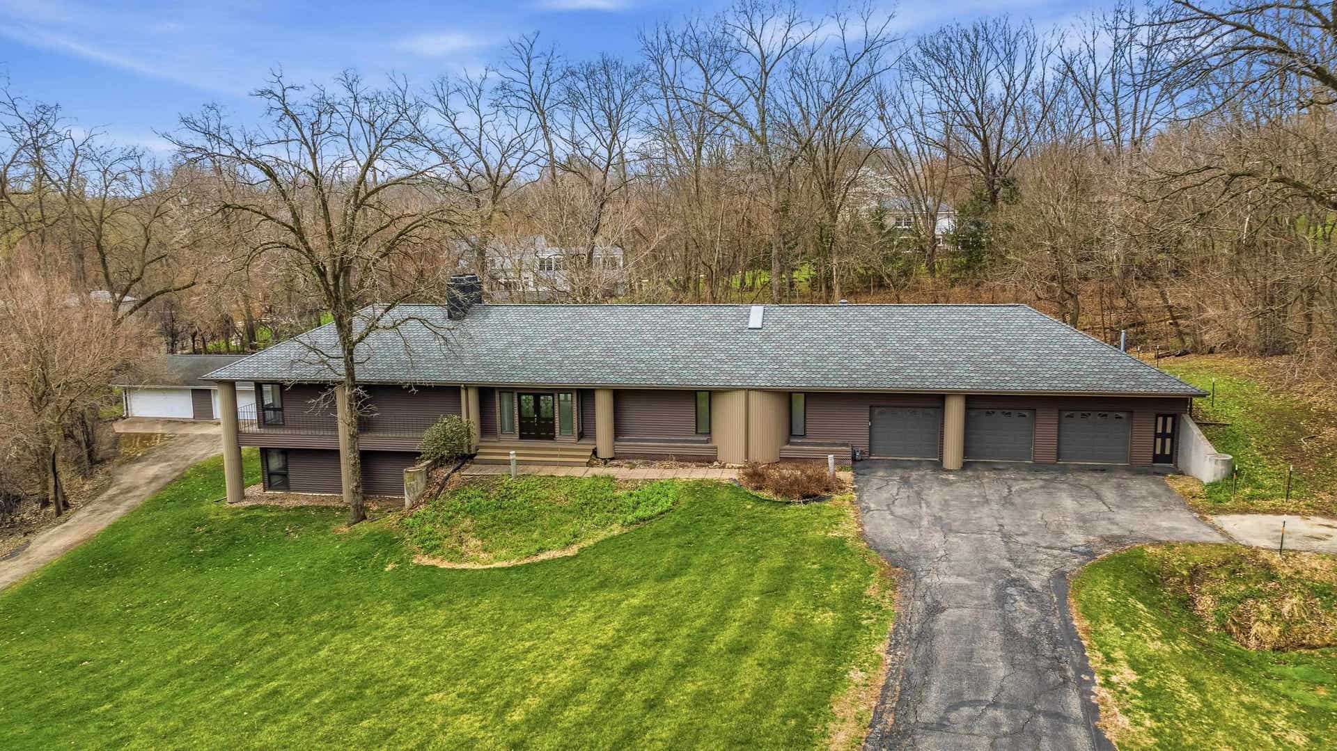 16379 Coventry Lane, Dubuque, IA 52001 16379 Coventry Lane, Dubuque, IA 52001