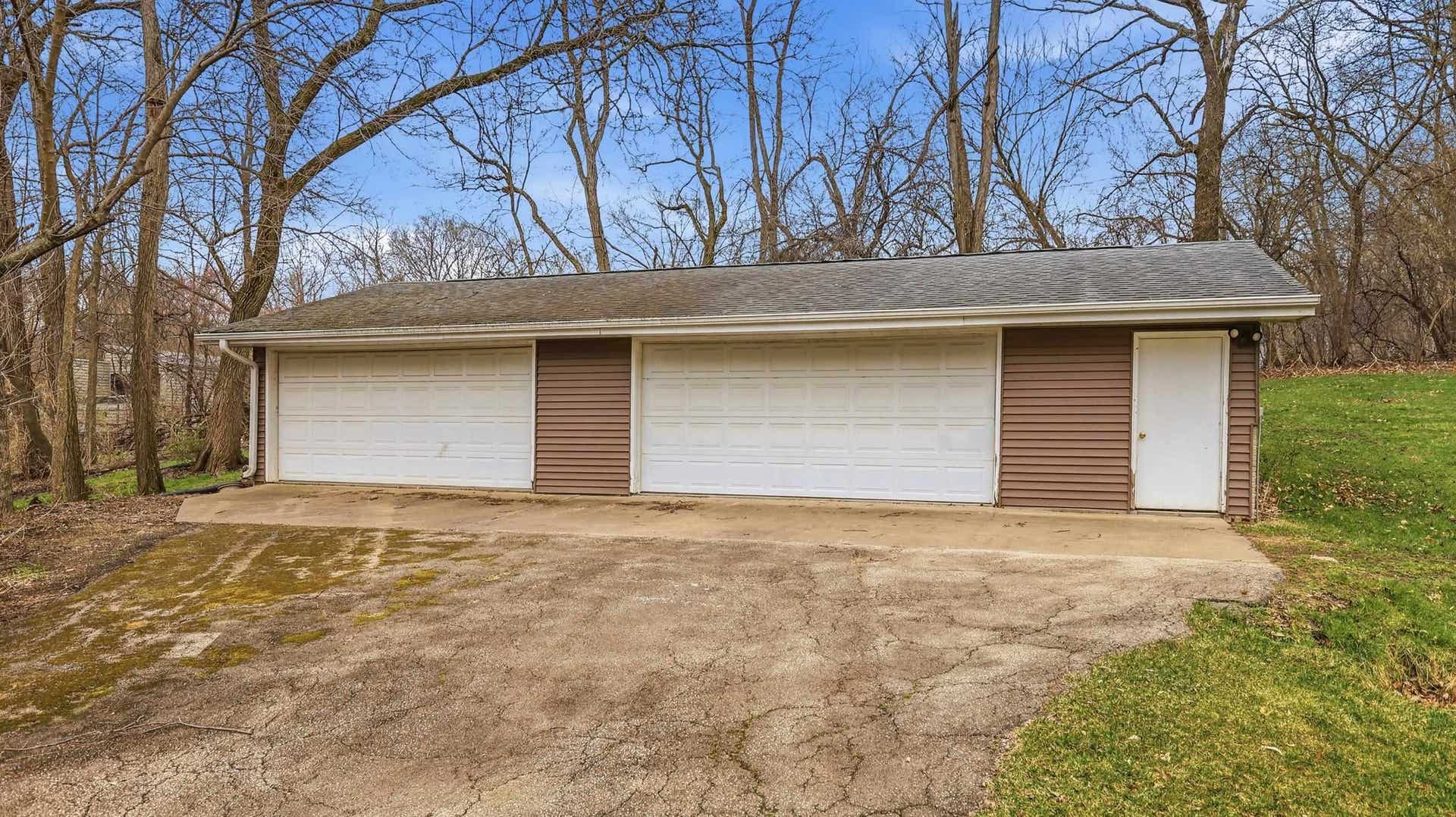 16379 Coventry Lane, Dubuque, IA 52001 16379 Coventry Lane, Dubuque, IA 52001