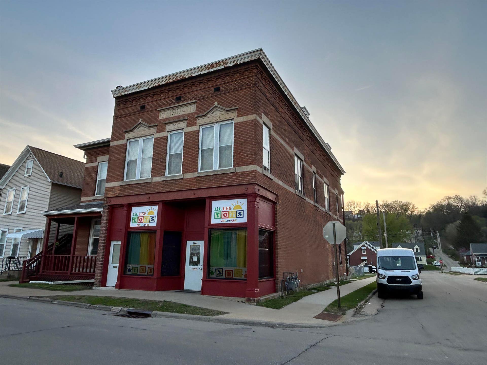 1229 & 1233 Rhomberg Avenue, Dubuque, IA 52001-1851 1229 & 1233 Rhomberg Avenue, Dubuque, IA 52001-1851
