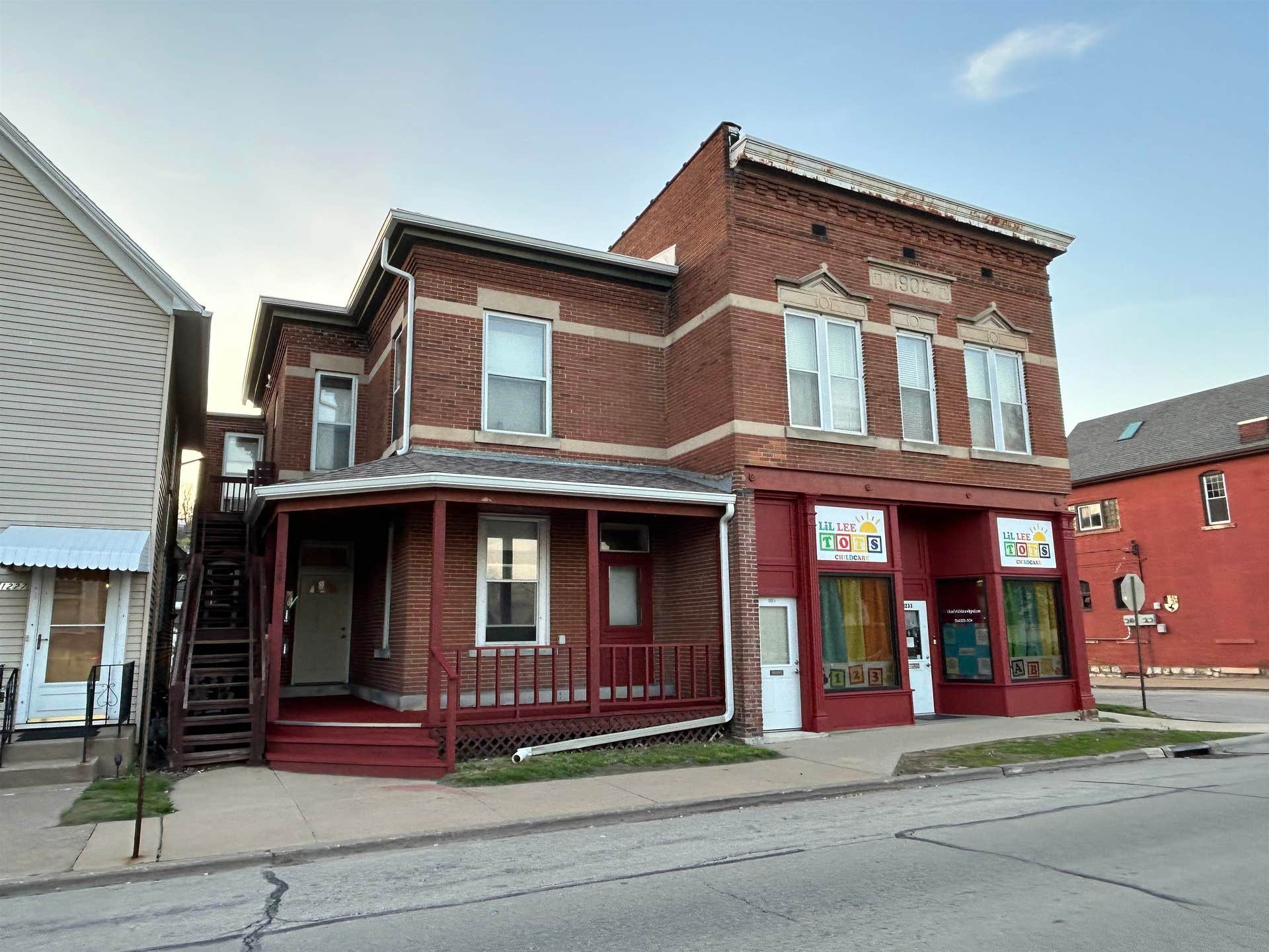 1229 & 1233 Rhomberg Avenue, Dubuque, IA 52001-1851 1229 & 1233 Rhomberg Avenue, Dubuque, IA 52001-1851