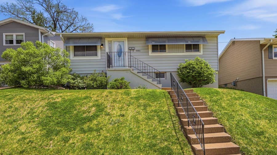 Property photo for 1594 Drexel Avenue, Dubuque, IA