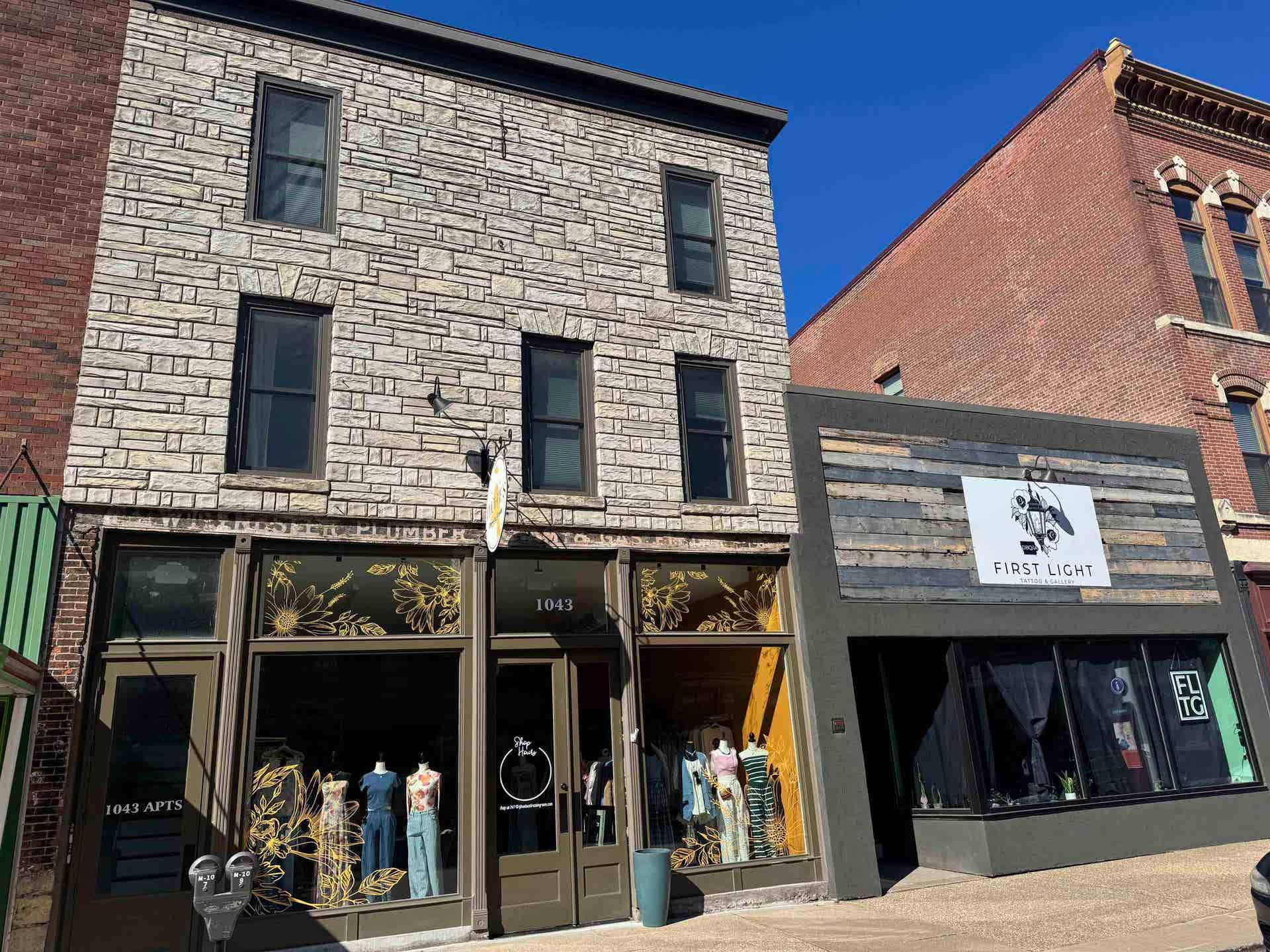 1043 & 1053 Main Street, Dubuque, IA 52001-1309 1043 & 1053 Main Street, Dubuque, IA 52001-1309