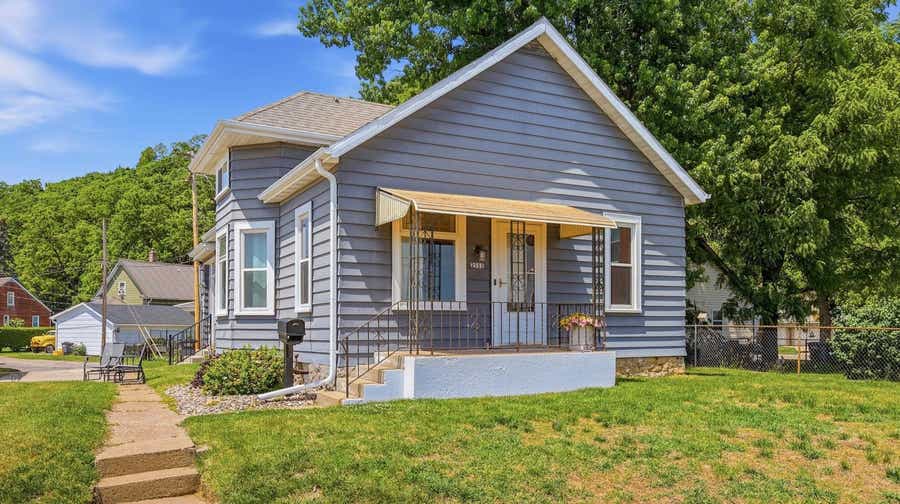 Property photo for 2555 Rhomberg Avenue, Dubuque, IA