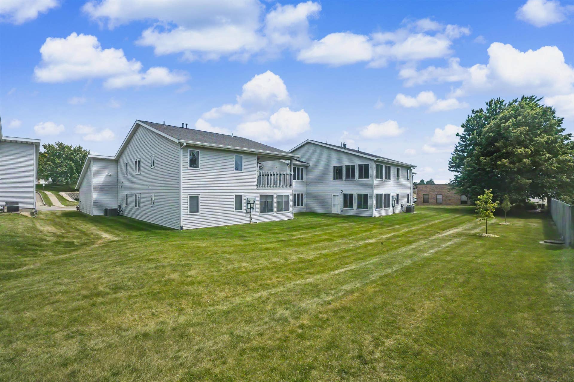 2275 Pasadena Drive #51, Dubuque, IA 52001 2275 Pasadena Drive #51, Dubuque, IA 52001