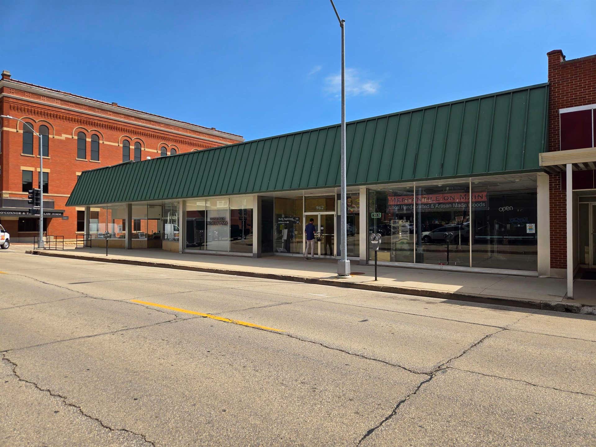 962-980 Main Street, Dubuque, IA 52001 962-980 Main Street, Dubuque, IA 52001