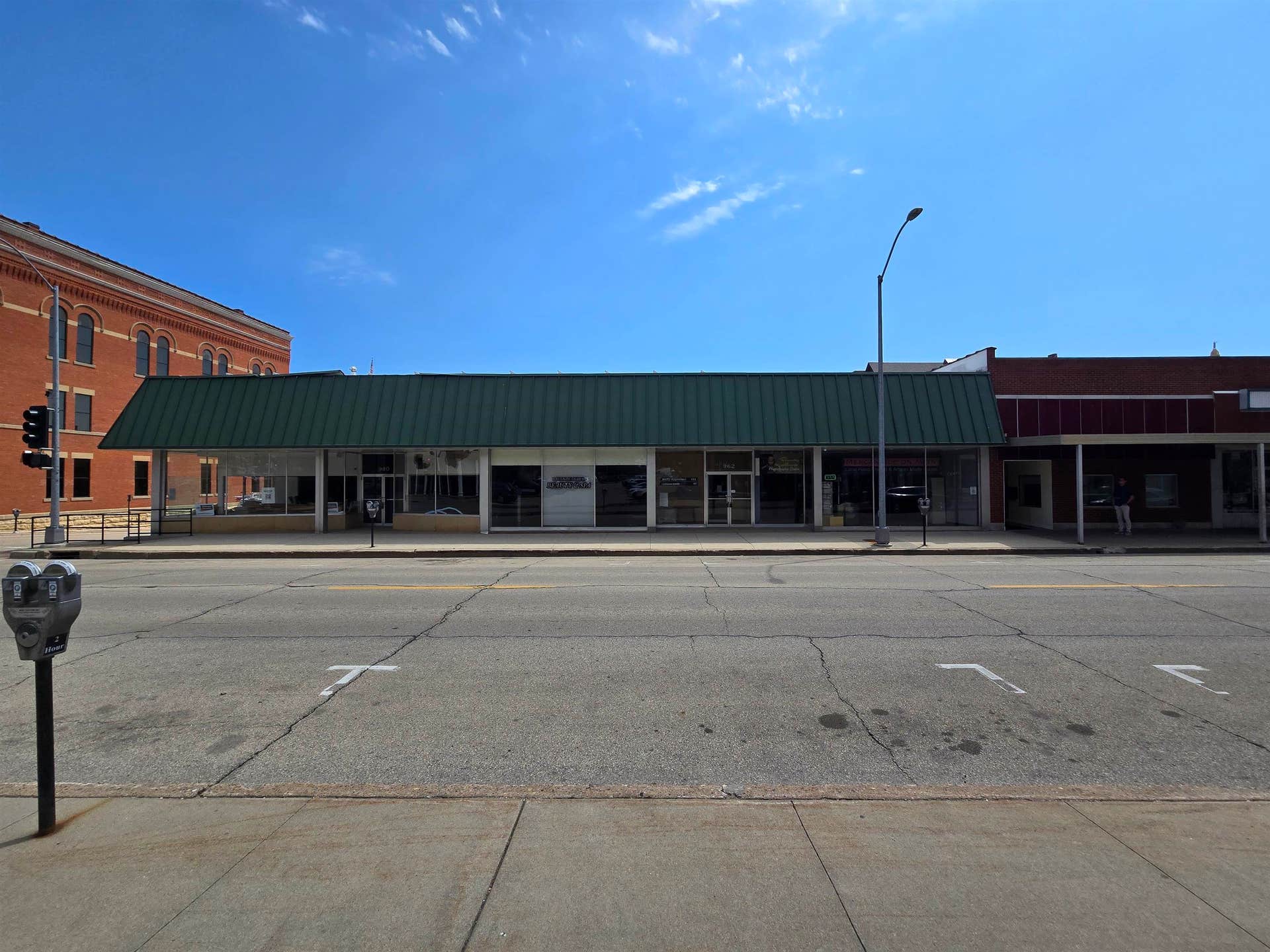 962-980 Main Street, Dubuque, IA 52001 962-980 Main Street, Dubuque, IA 52001