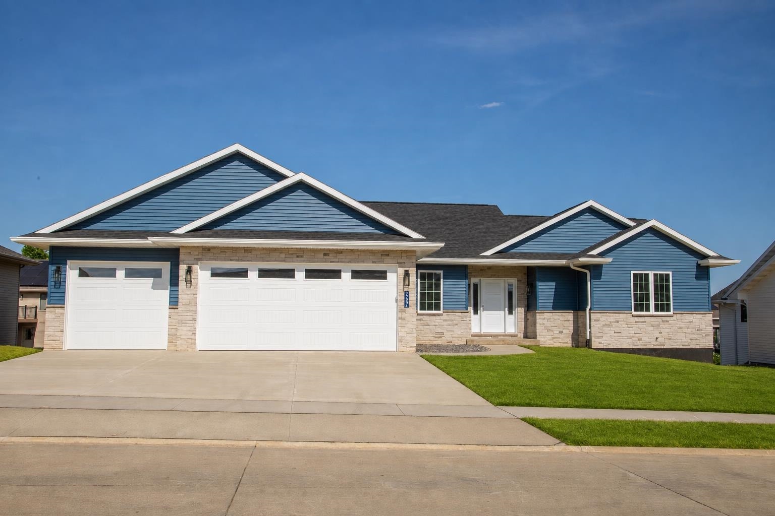 2282 Helle Drive, Asbury, IA 52002 2282 Helle Drive, Asbury, IA 52002