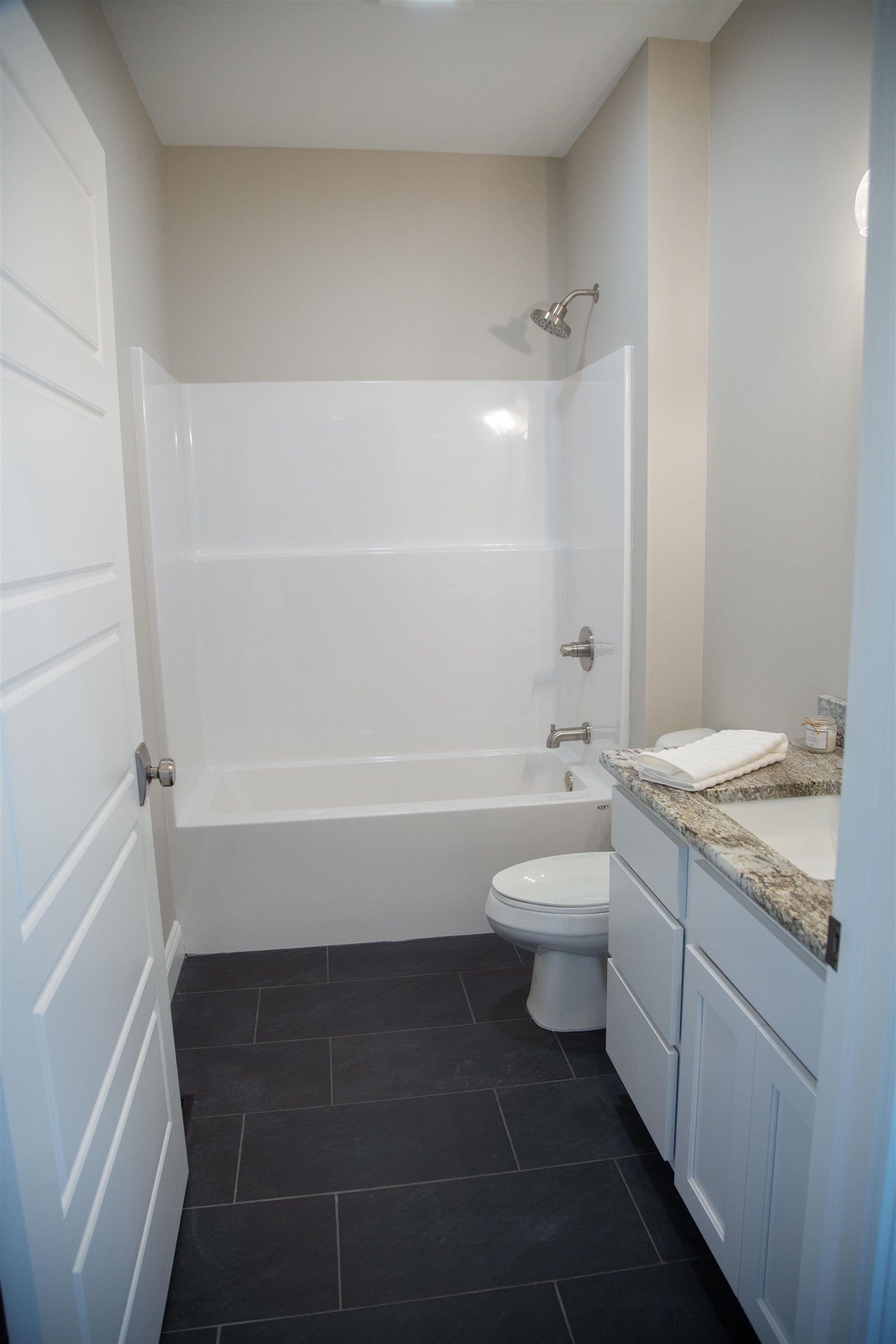 2282 Helle Drive, Asbury, IA 52002 2282 Helle Drive, Asbury, IA 52002