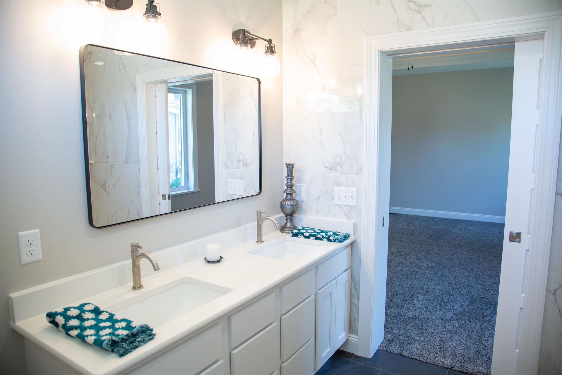2282 Helle Drive, Asbury, IA 52002 2282 Helle Drive, Asbury, IA 52002