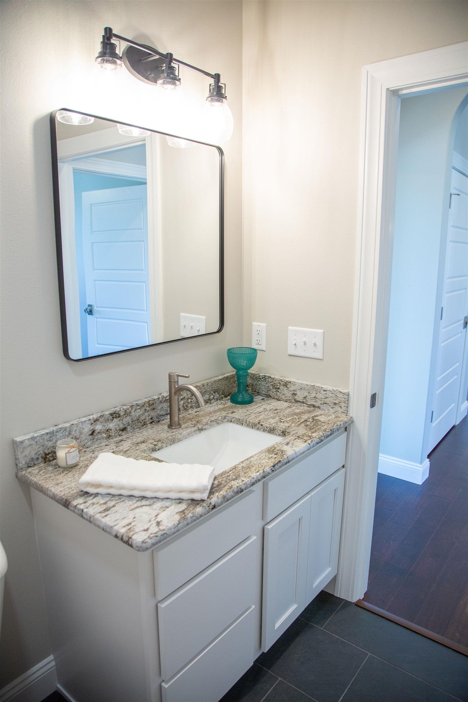 2282 Helle Drive, Asbury, IA 52002 2282 Helle Drive, Asbury, IA 52002