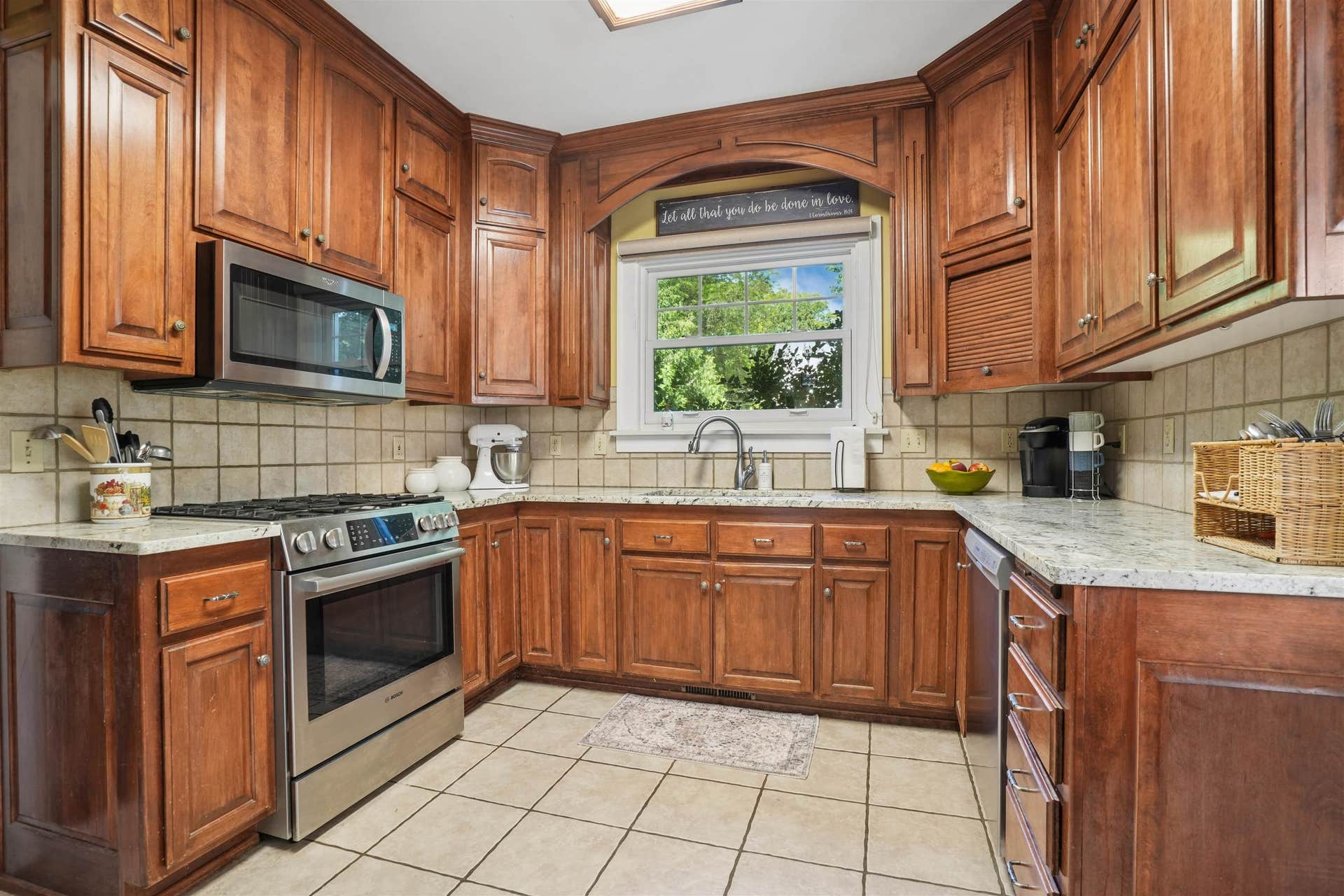 1430 S Grandview Avenue, Dubuque, IA 52003 1430 S Grandview Avenue, Dubuque, IA 52003