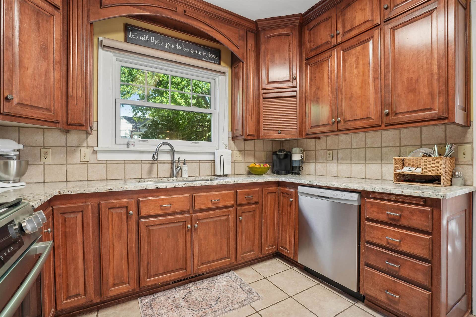 1430 S Grandview Avenue, Dubuque, IA 52003 1430 S Grandview Avenue, Dubuque, IA 52003