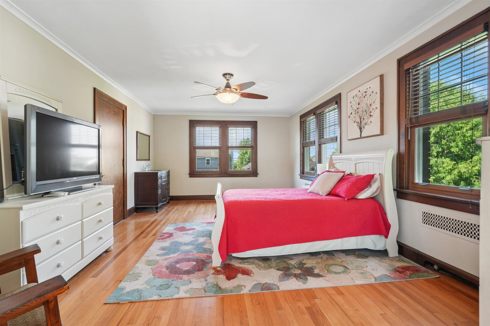 1430 S Grandview Avenue, Dubuque, IA 52003 1430 S Grandview Avenue, Dubuque, IA 52003
